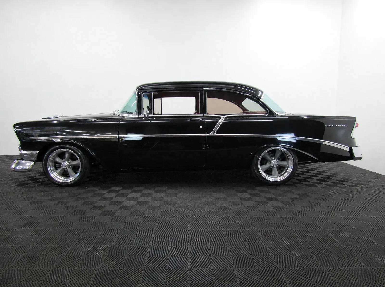 Chevrolet 210 — photograph 1 of 8