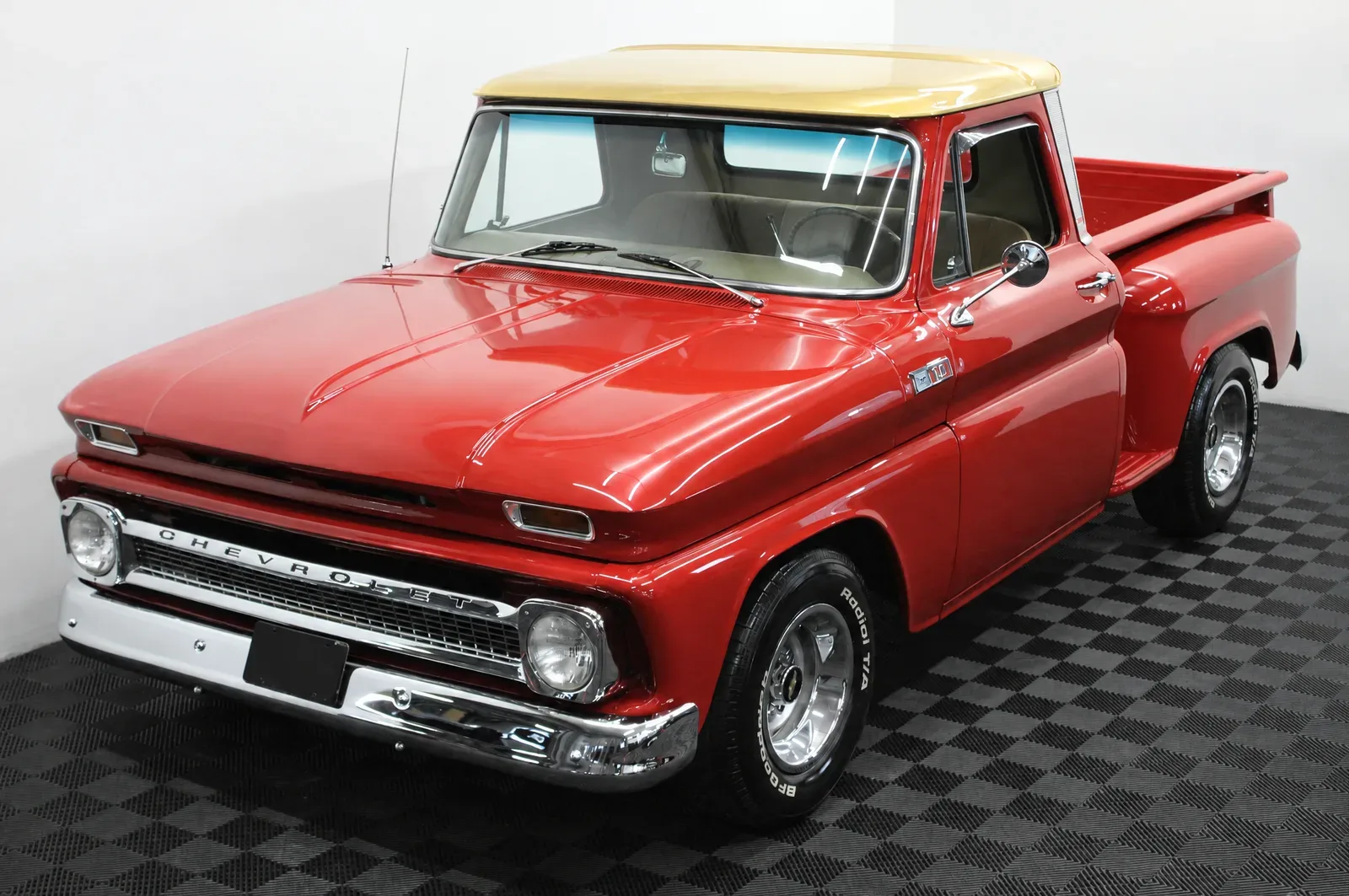 Chevrolet C-10 Short Bed — photograph 1 of 10
