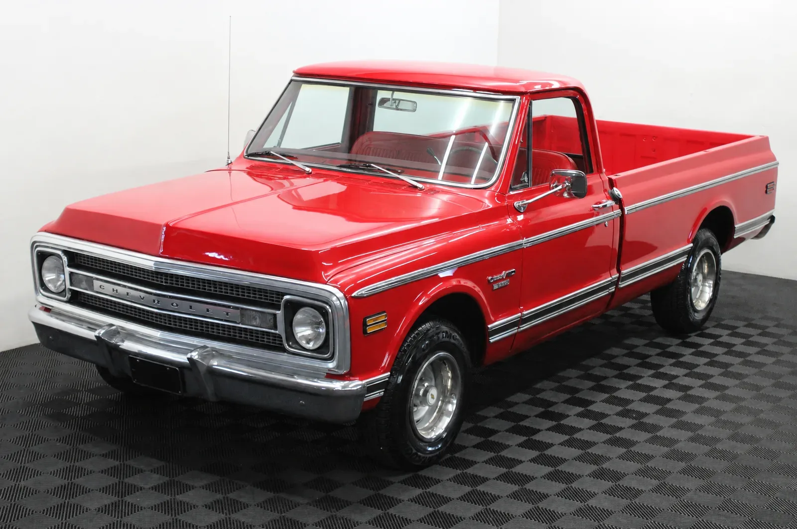 Chevrolet C10 — photograph 1 of 8