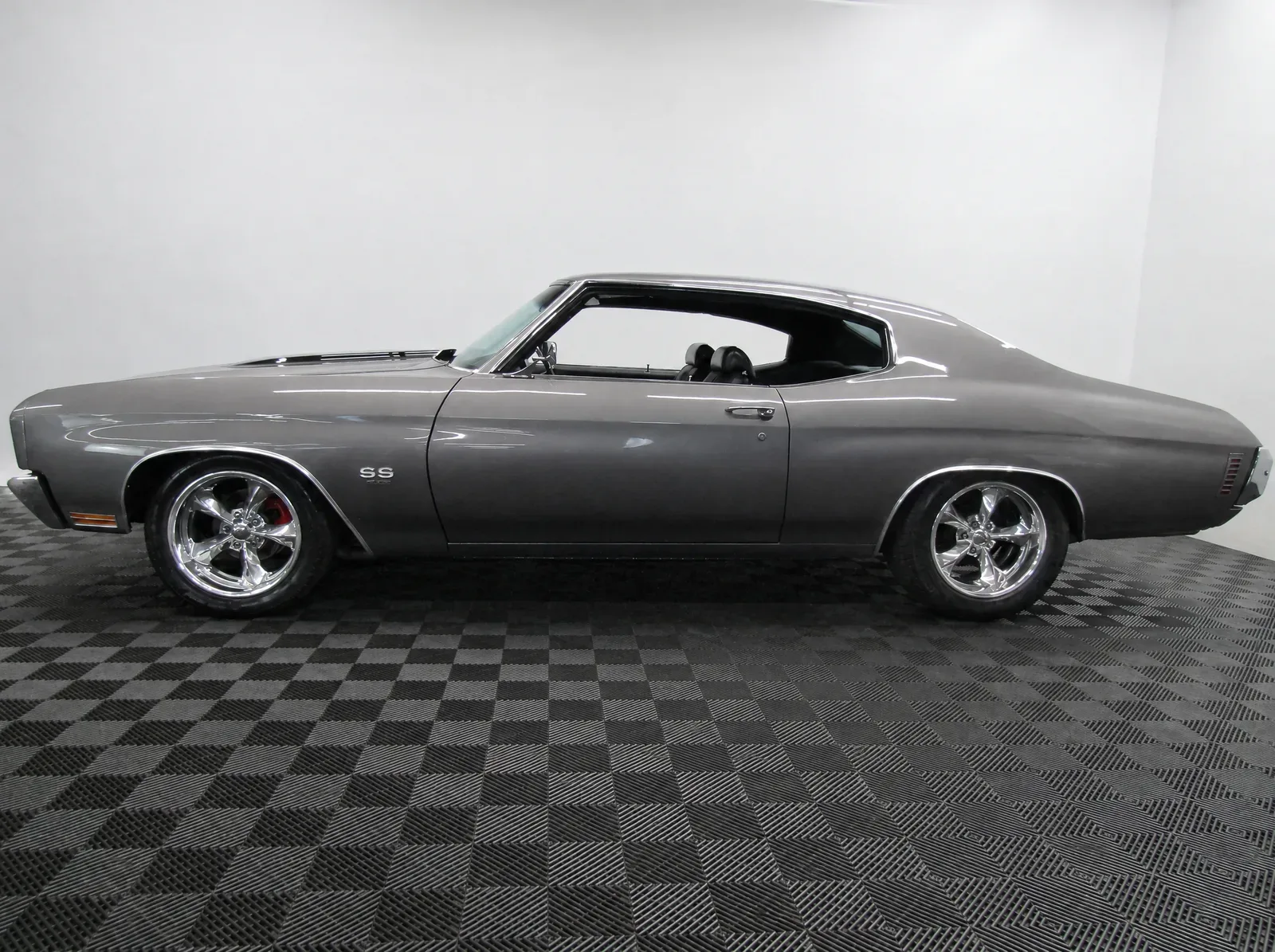 Chevrolet Chevelle — photograph 1 of 8