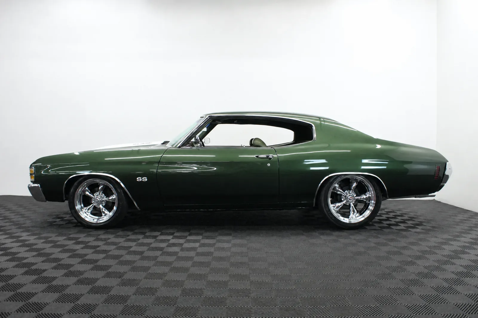 Chevrolet Chevelle — photograph 1 of 8